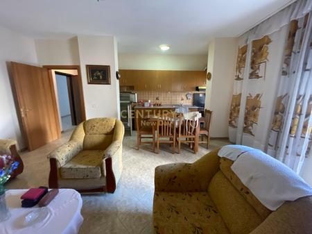 Apartament 1+1 i konvertuar 2+1 në Vijë të Parë me Detin,Pamje Panoramike Plazh Durres