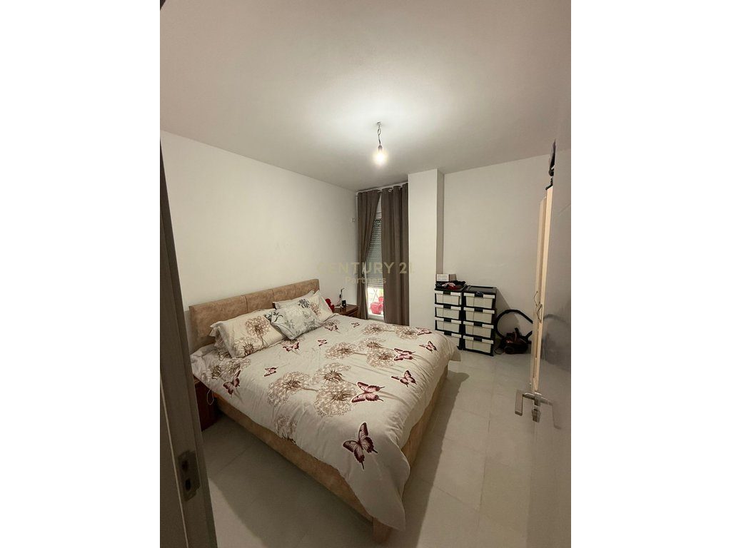 SHESIM APARTAMENT 2+1+2 NE FUND TE RRUGES 5 MAJI