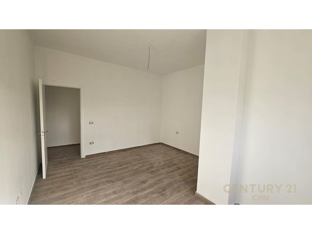 Apartament 1+1 Per Shitje Prane Bulevardit Te Ri!