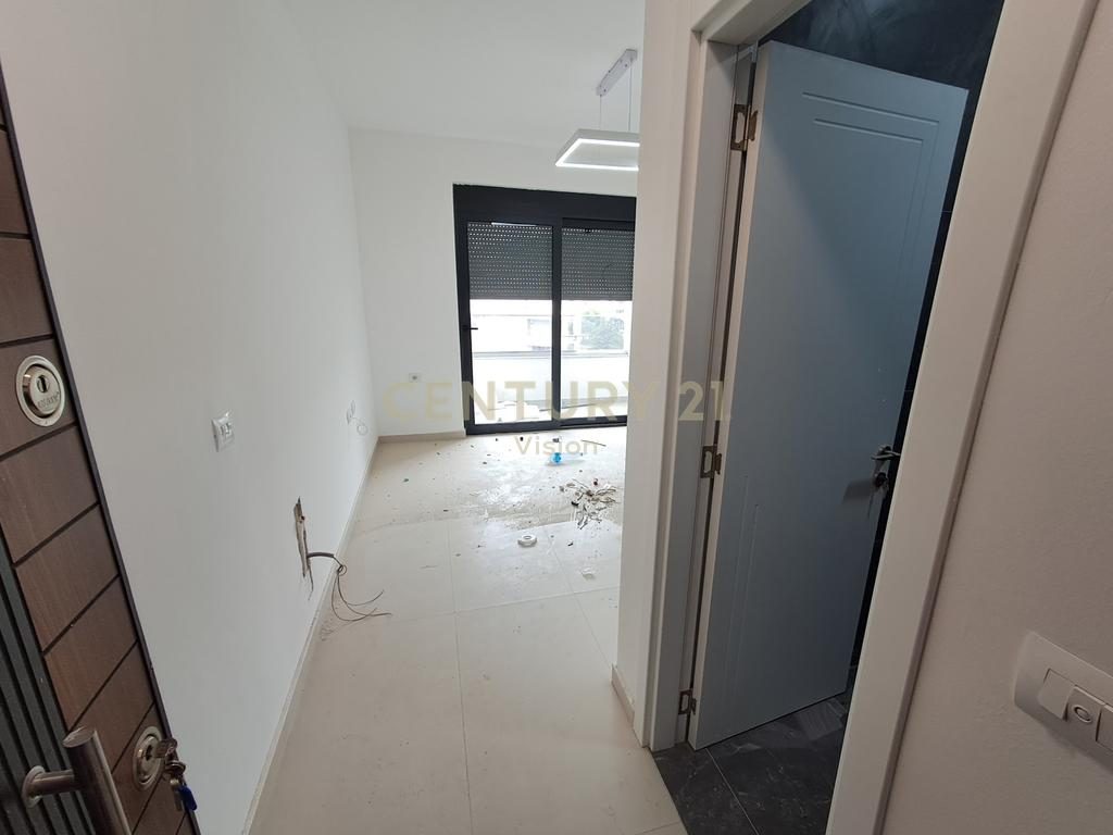 Apartamente 1+1 dhe garsoniere Për Shitje në qender Ulqin