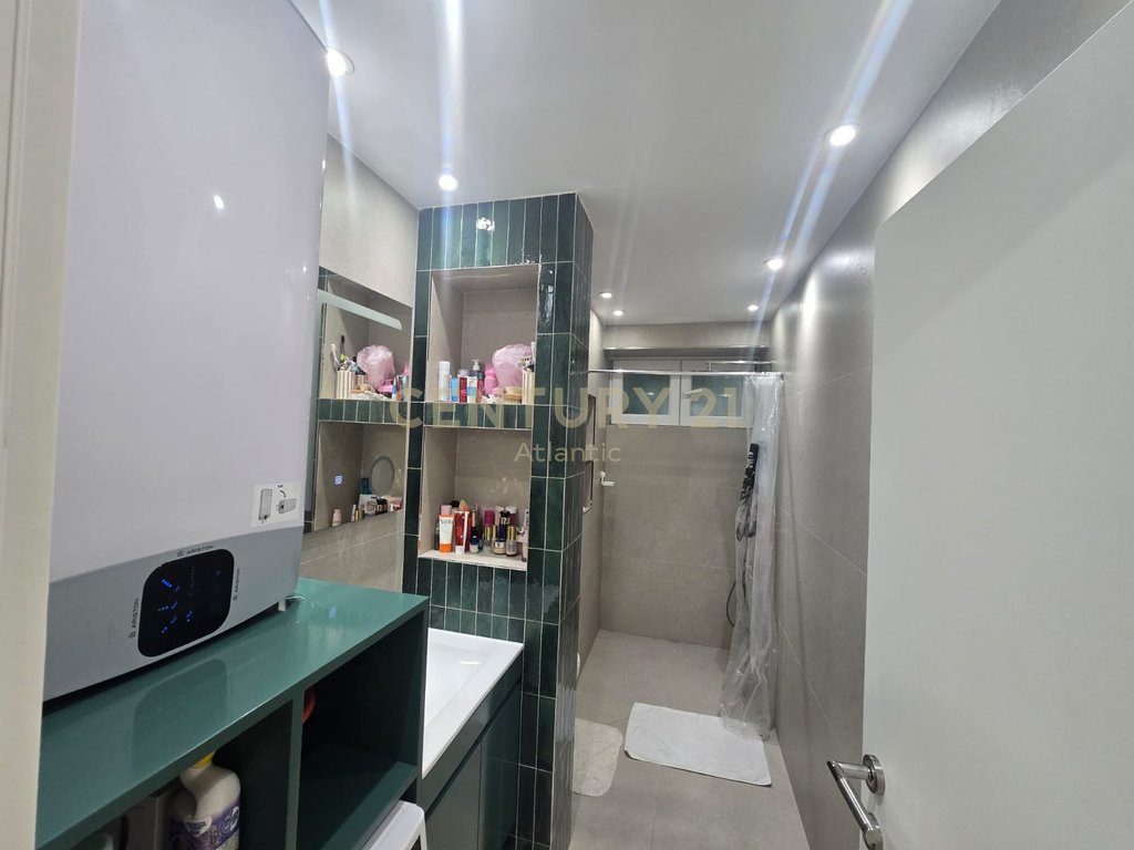 Shitet apartament luksoz 2+1 tek Brryli, brenda Unazës / Tirane