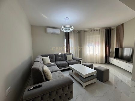 Qira, Apartament 2+1, Rruga Mine Peza