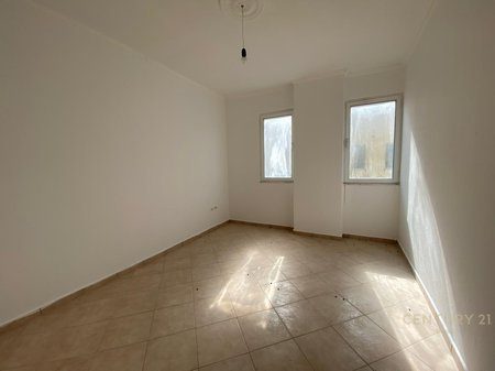SHITET APARTAMENT 1+1 NE REZIDENCEN , THREE GARDENS , QERRET, KAVAJE !