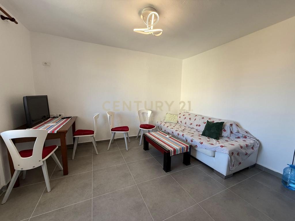 Apartament 2+1 i mobiluar,Shkolla e Bashkuar
