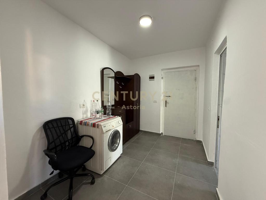 Apartament 2+1 i mobiluar,Shkolla e Bashkuar