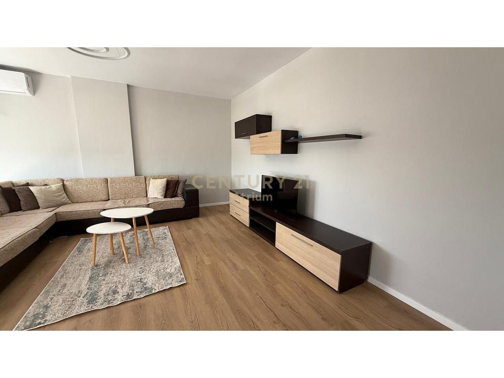 JEPET ME QIRA APARTAMENT 2+1 TEK ISH DOGANA !