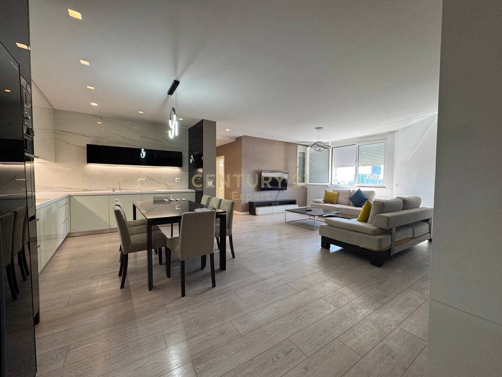 Jepet me qira apartament 2+1+2 pranë Shkollës së Baletit