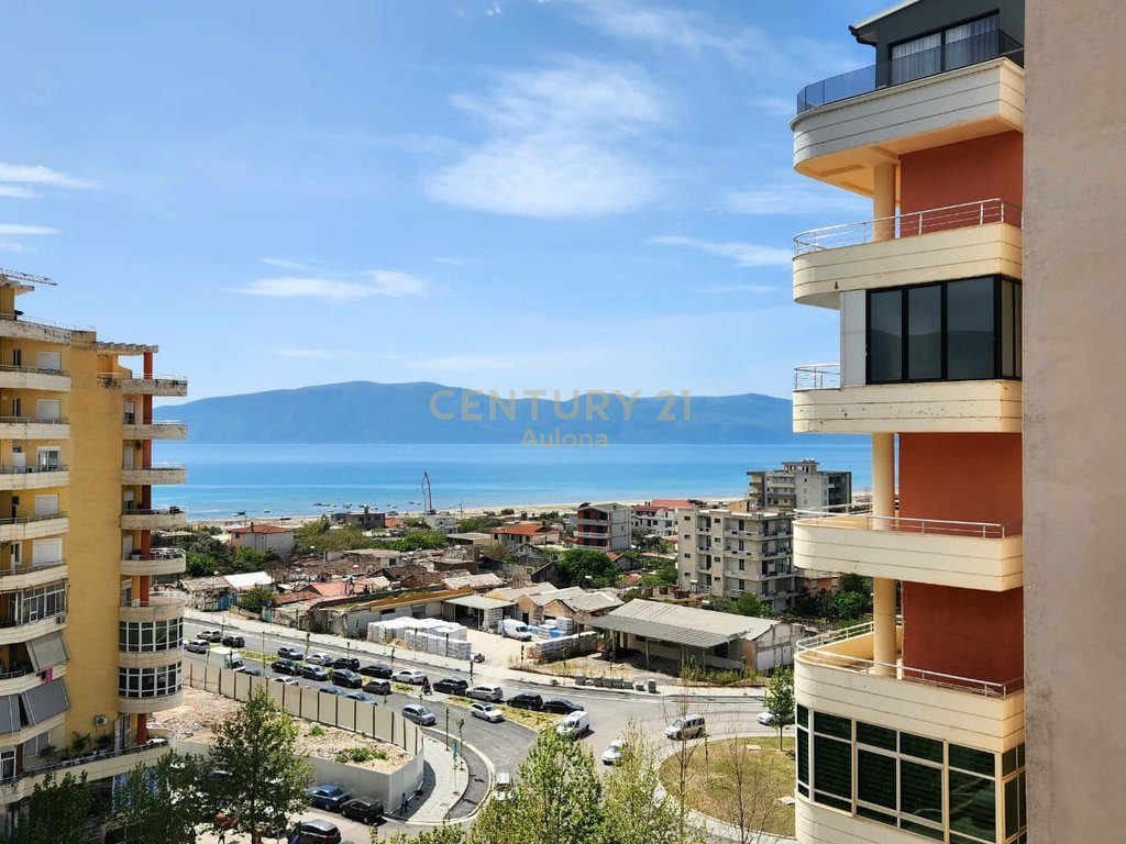 APARTAMENT I BOLLSHEM ME QERA PRANE UNIVERSITETIT NE SKELE