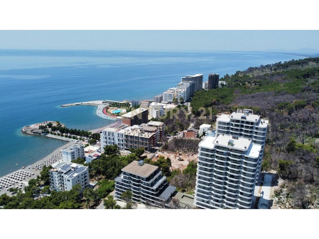 Shitet apartament 3+1+2 me verandë panoramike në Shëngjin