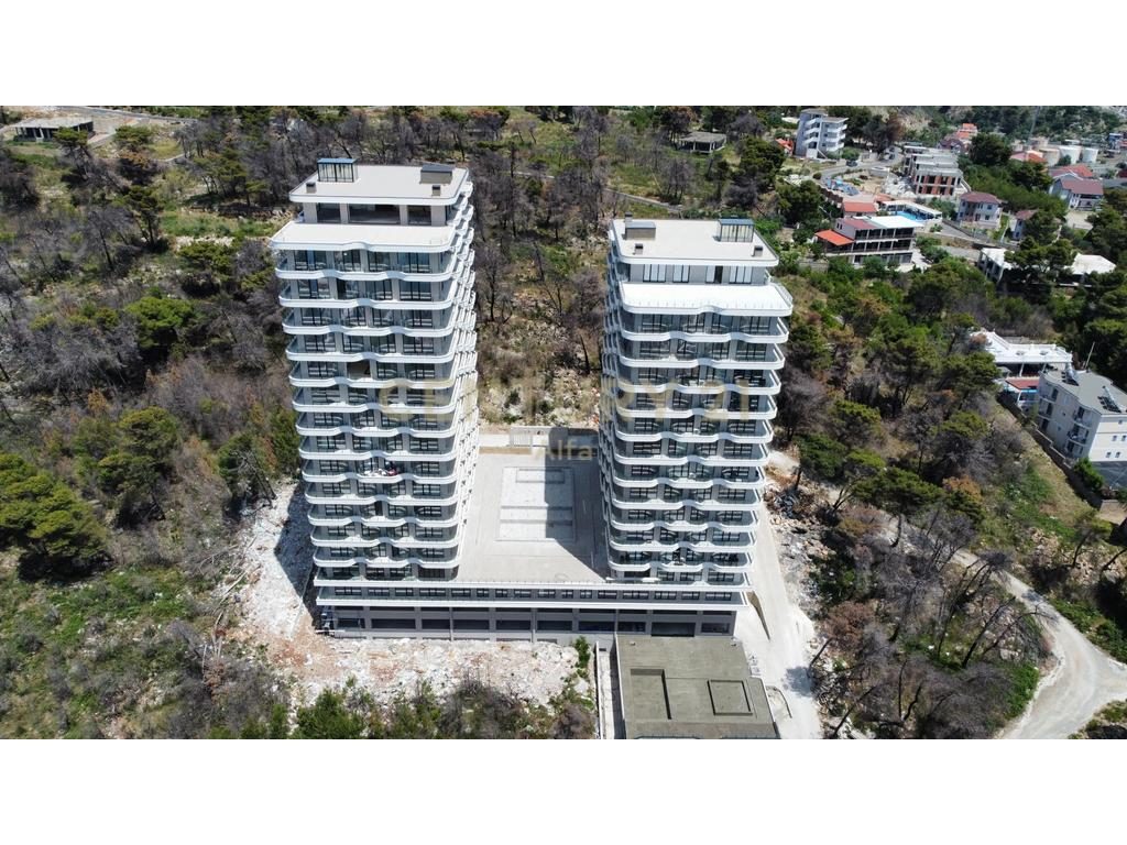 Shitet apartament 3+1+2 me verandë panoramike në Shëngjin