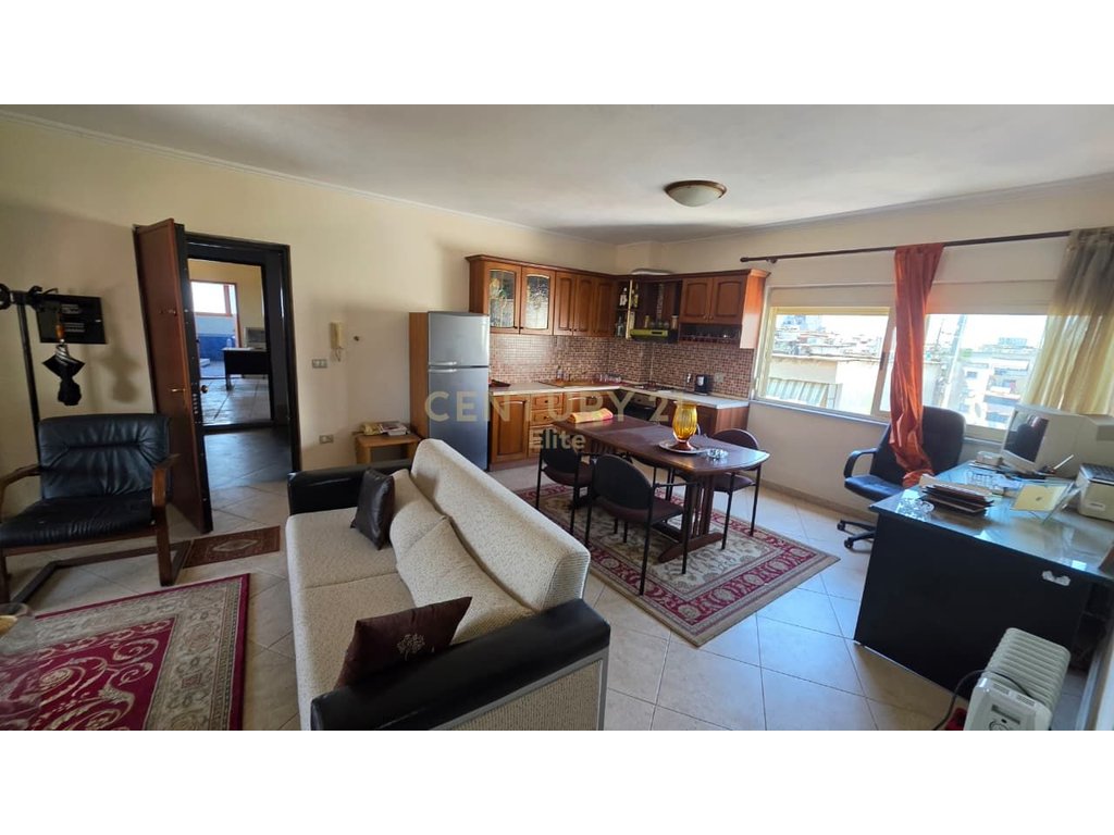 Jepet me qira apartament 2+1 ne Xhamllik!