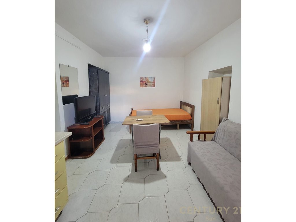 JEPET GAZONIERE ME QERA TEK KONGRESI MANASTIRIT