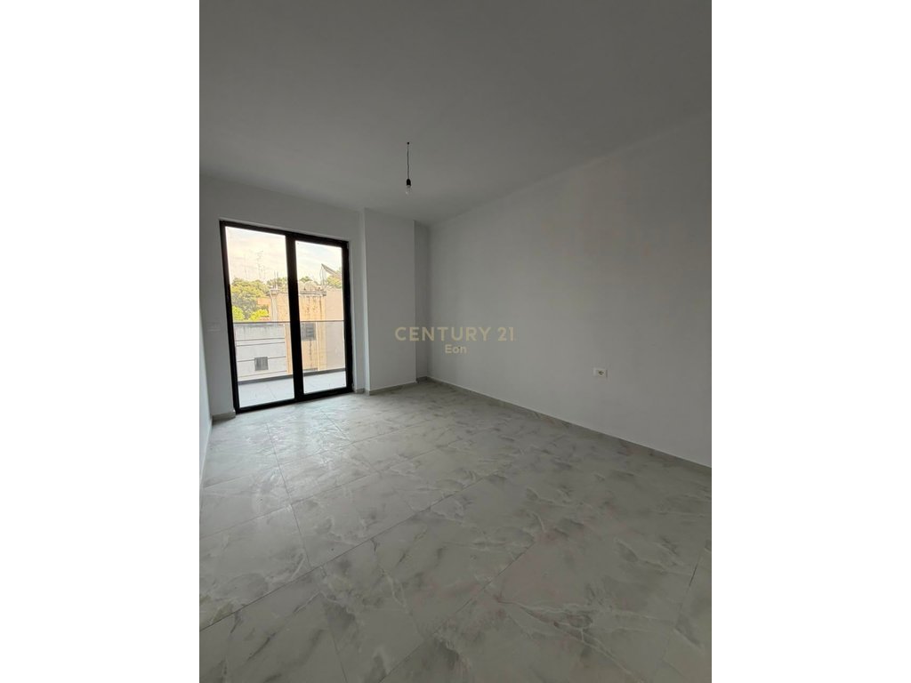 SHITET APARTAMENT 1+1 MALI I ROBIT !
