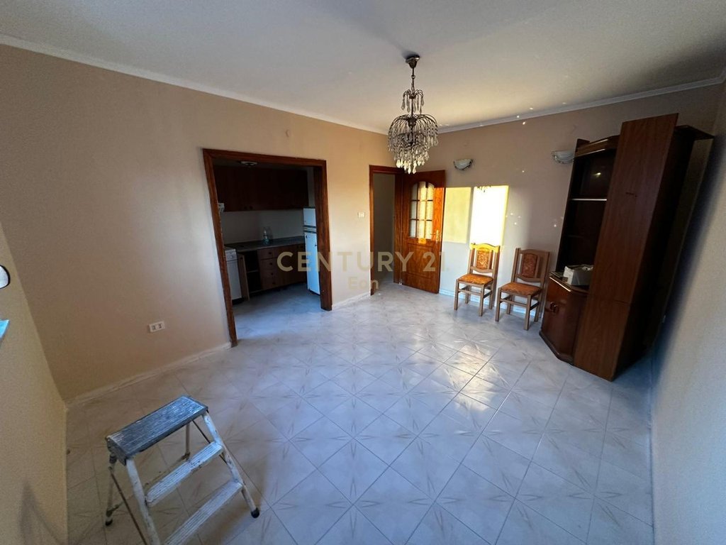 SHITET APARTAMENT KATI 4, 1+1 TEK STADIUMI, NE DURRES !