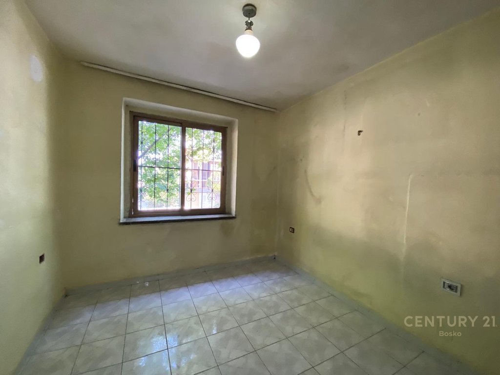 ME QIRA APARTAMENT 2+1 TEK MINE PEZA