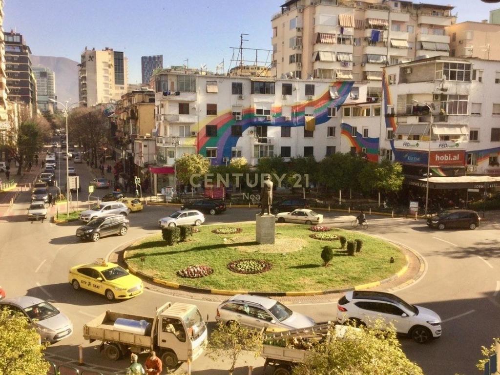📍 Jepet me Qira Ambjent Biznesi në Sheshin Willson