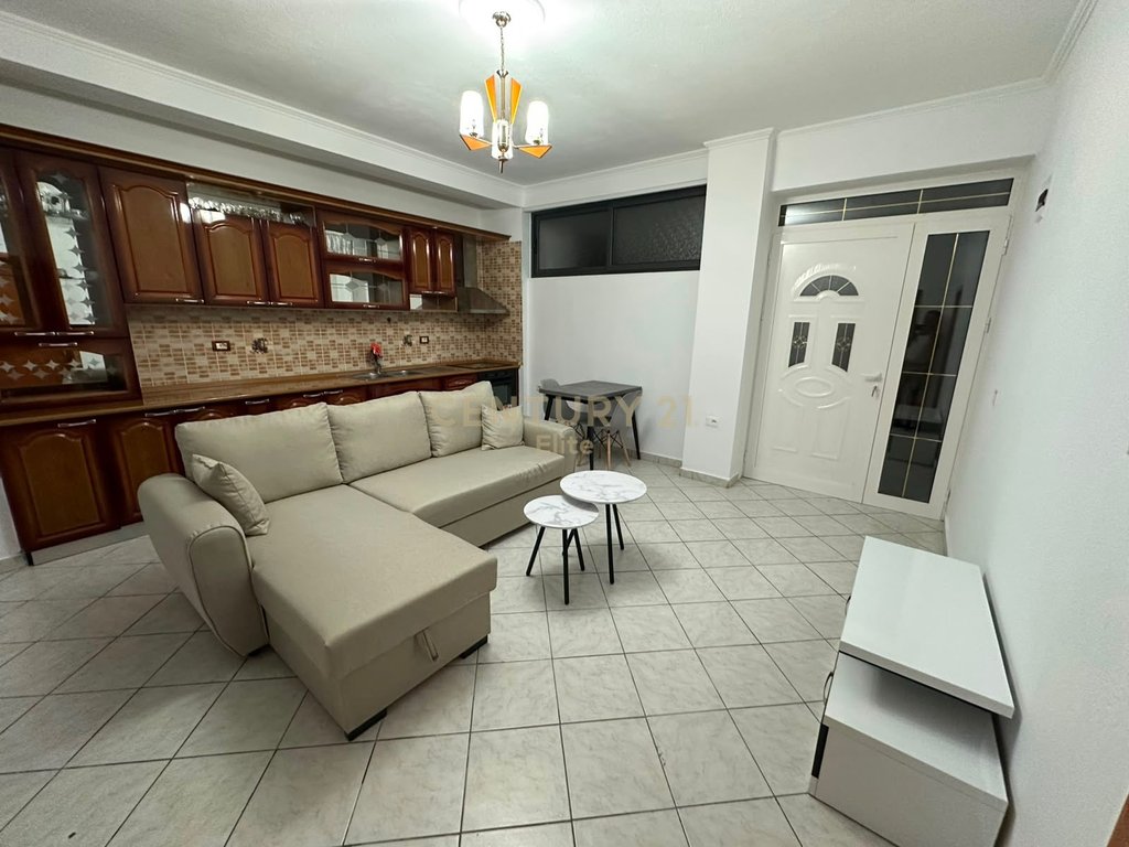 Apartament 2+1 Me Qira pranë Gjimnazit "Abdulla Keta", në Shkozë, Tiranë - 400€ | 112.9 m²