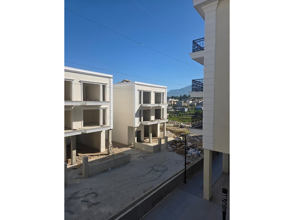 Apartament 2+1 në shitje në Rezidencën "Porta e Re", Sauk i Vjetër