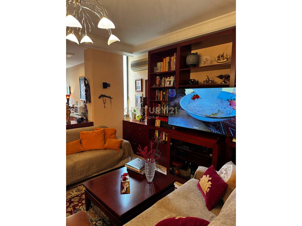 Shitet Apartament 168m² - Medreseja, Tiranë | Elegancë Klasike & Hapësira të Bollshme