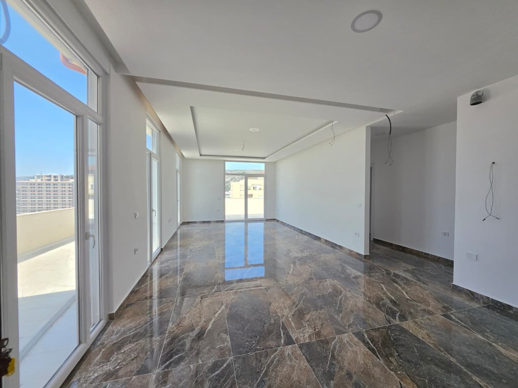 SHITET APARTAMENT PENTHOUSE 2+1 SHENGJIN