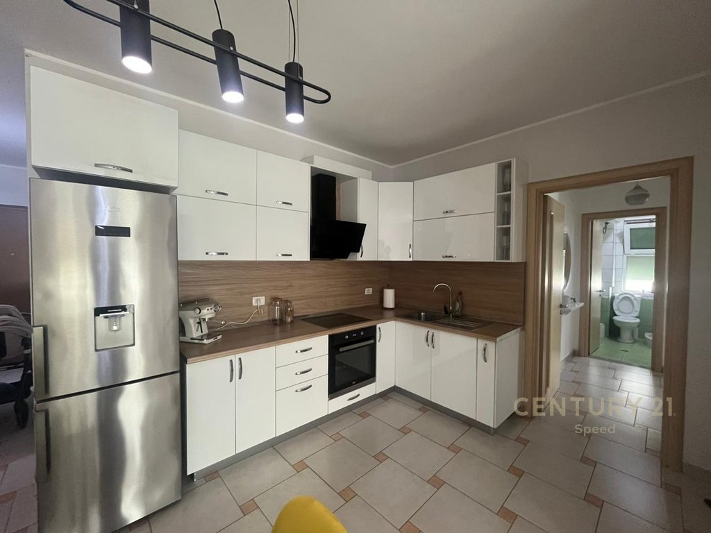 Apartament 2+1 me qira tek 5 Maj!!