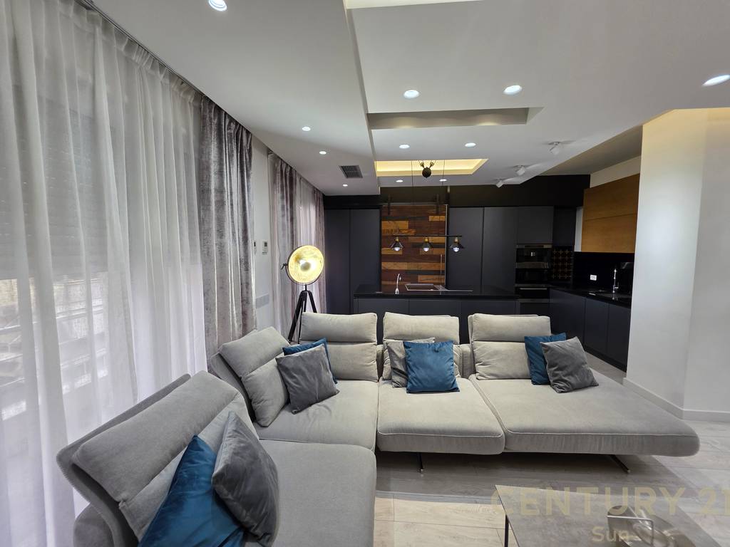 APARTAMENT 2+1+2 QIRA PRANE LIQENIT ARTIFICIAL