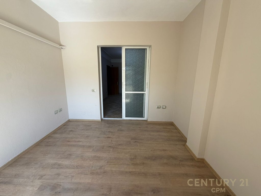 Apartament 2+1 Per Shitje Te Rr. Kavajes!