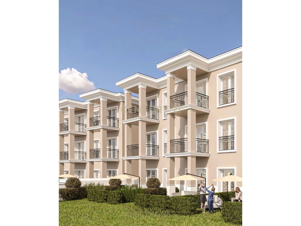 Shitet apartament 2+1+2 m verande tek Rolling Hills Liqeni