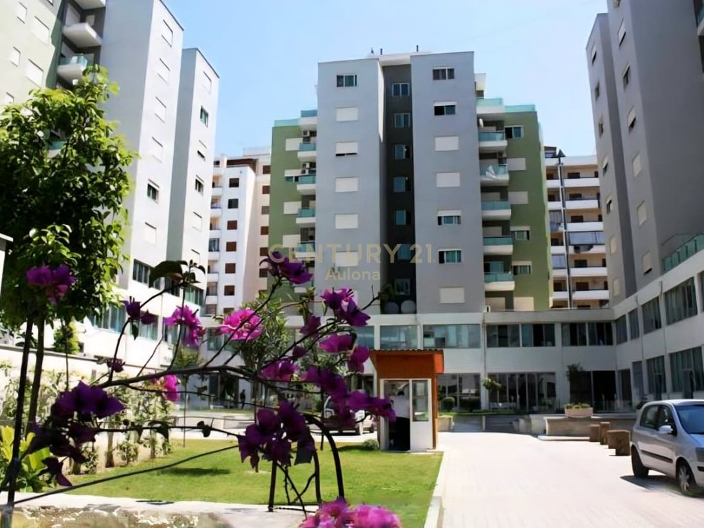 Apartament 1+1 me Verandë në Shitje te Kompleksi "Green Tower", Vlorë
