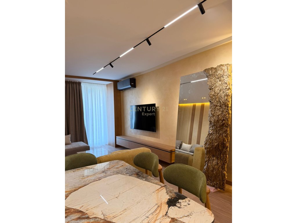 Apartament 2+1+2+PP për Qira tek Golden Tower Rruga Mine Peza, Tiranë