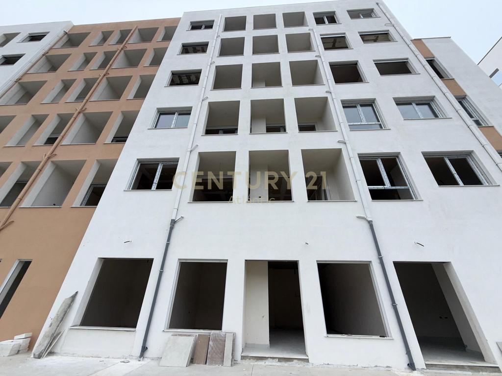 Apartament 1+1+17 m2 Verande Për Shitje në Golem, Durrës - 75,000€ | 92 m²