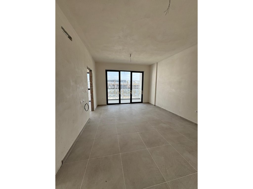 Shitet apartament 1+1 tek rezidenca Liburna ,Golem !