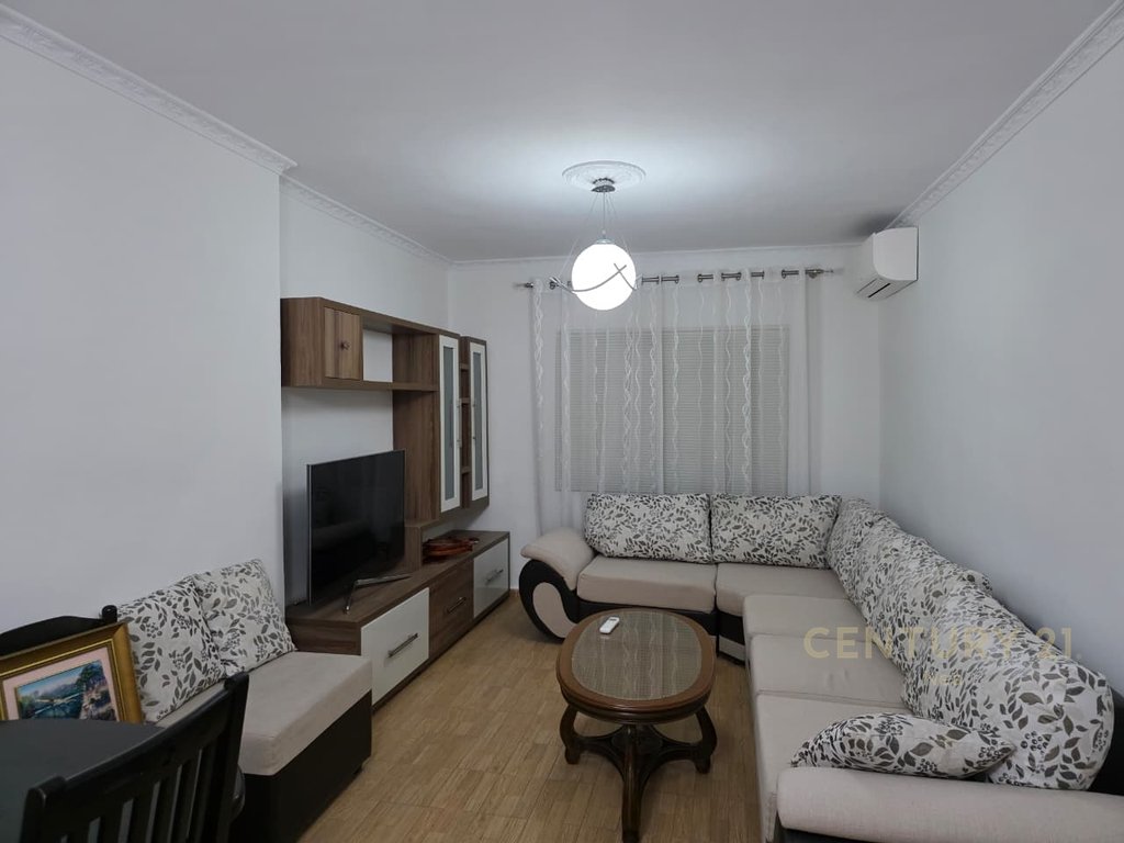Jepet apartament me qira