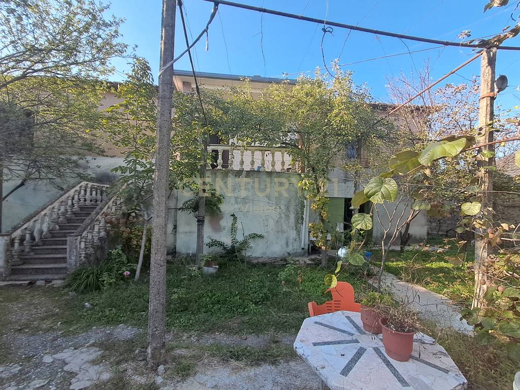 Shtëpi private 2-kateshe  Për Shitje në Tepe, Unaza Lindore, Shkodër | 1140 m²