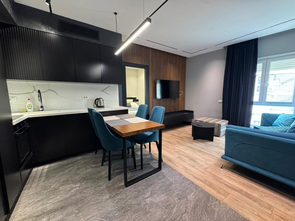 Apartament 2+1+post parkimi prane qendres, Rr. Barrikadave!