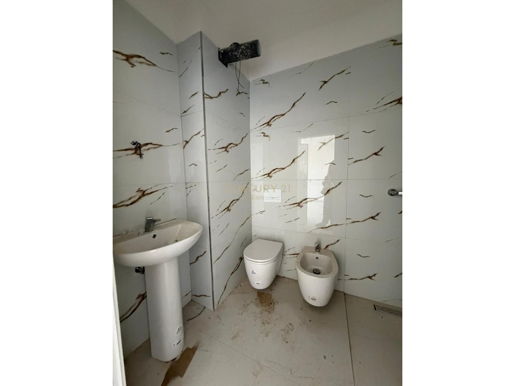 APARTAMENT 1+1PER SHITJE I NDARE NE 2 GARSONIERE, TEK REZIDENCA EON ,NE GOLEM!