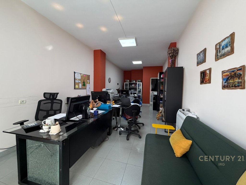 SHESIM AMBIENT KOMERCIAL TE PERSHTATUR NE APARTAMENT, TEK BRRAKA!