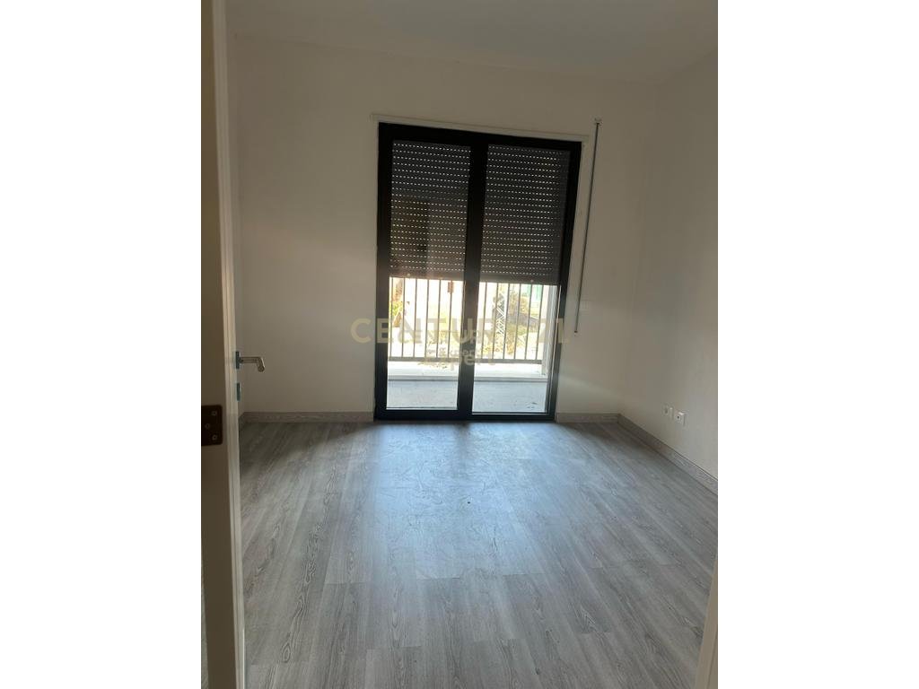 JAPIM ME QIRA APARTAMENT 1+1 PER ZYRA TEK BULEVARDI I RI!