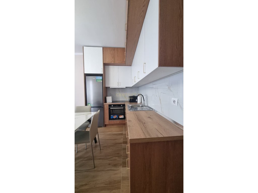 Apartament 1+1 me Post Parkimi me Qira tek Zogu i Zi!