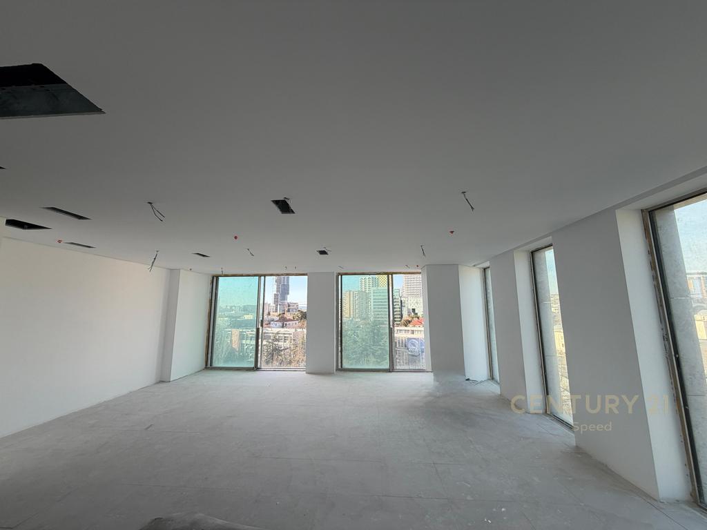 AMBIENT KOMERCIAL PER QIRA TEK DOWNTOWN ONE!