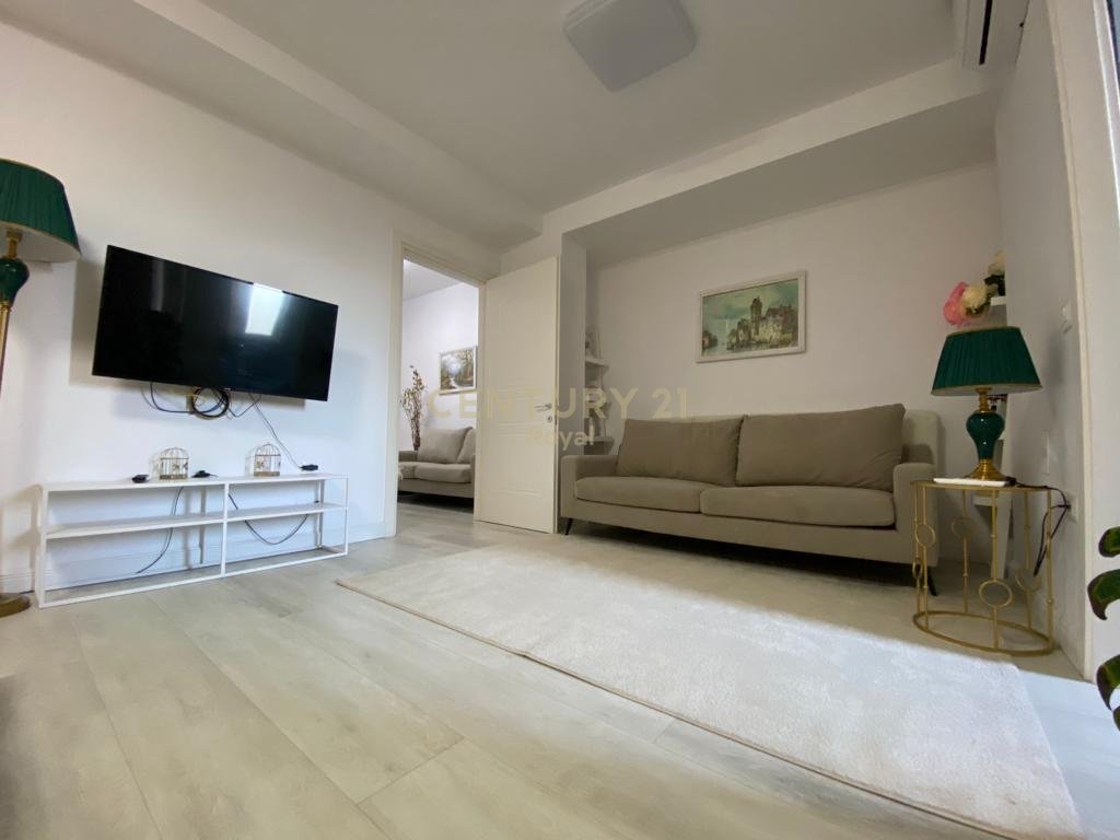 JEPEN ME QIRA  APARTAMENT 1+1 NE BLLOK PRANE LIBRIT UNIVERSITAR