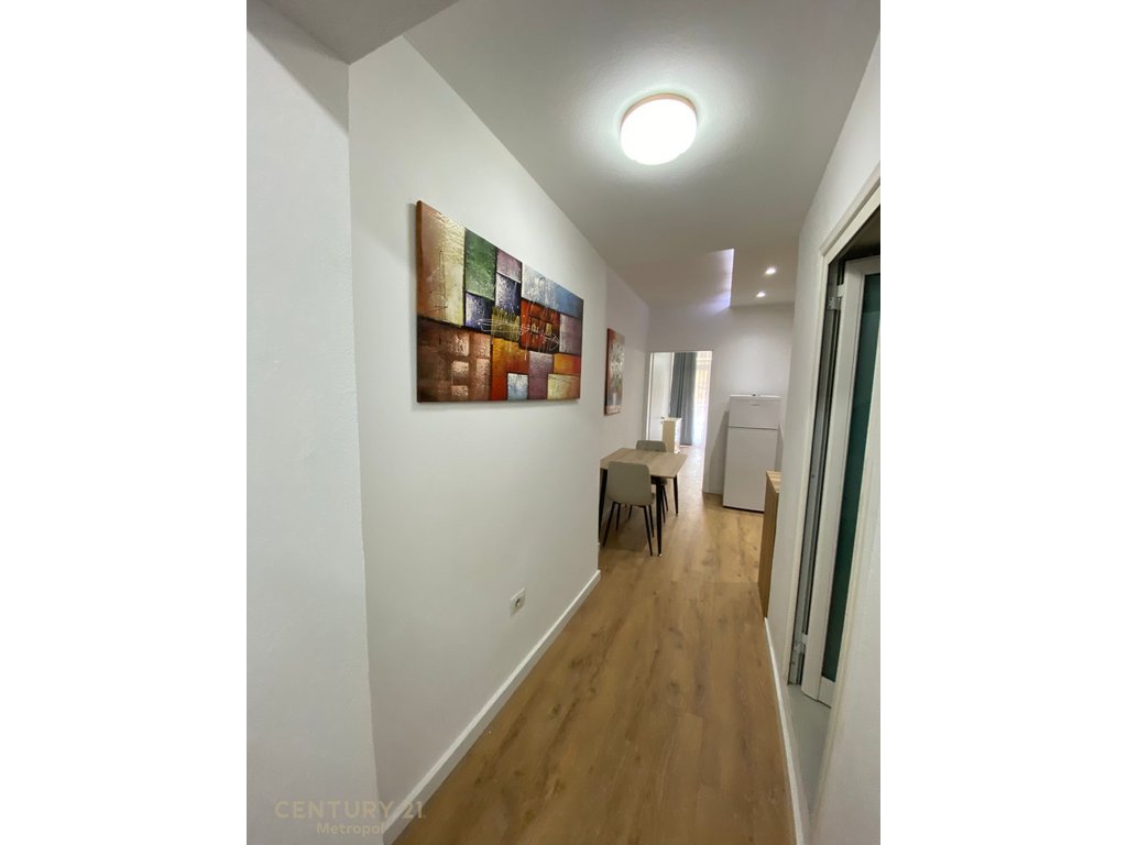 OFROJ PER QIRA APARTAMENT 1+1 NE RRUGEN MYSLYM SHYRI!