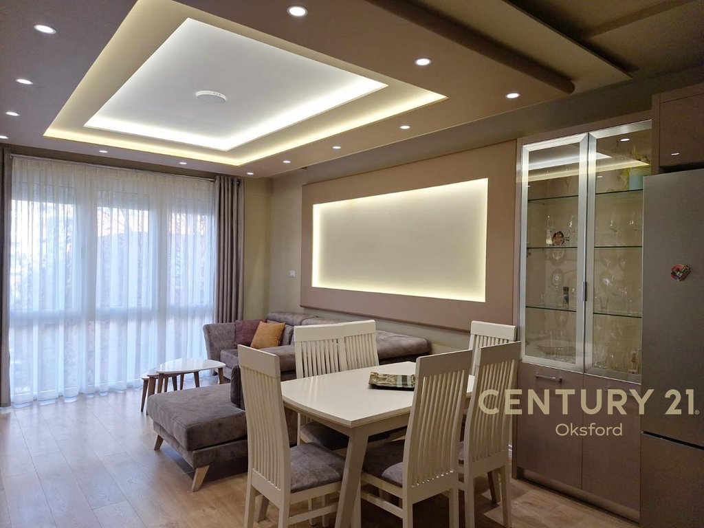 JEPET ME QIRA APARTAMENT 2+1+POST PARKIMI TEK "PAZARI I RI" !