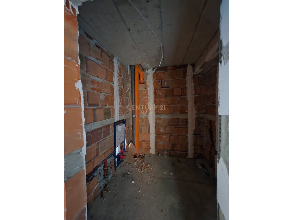 SHITET APARTAMENT 2+1+2 TEK KINOBLOCK NE PORCELAN!