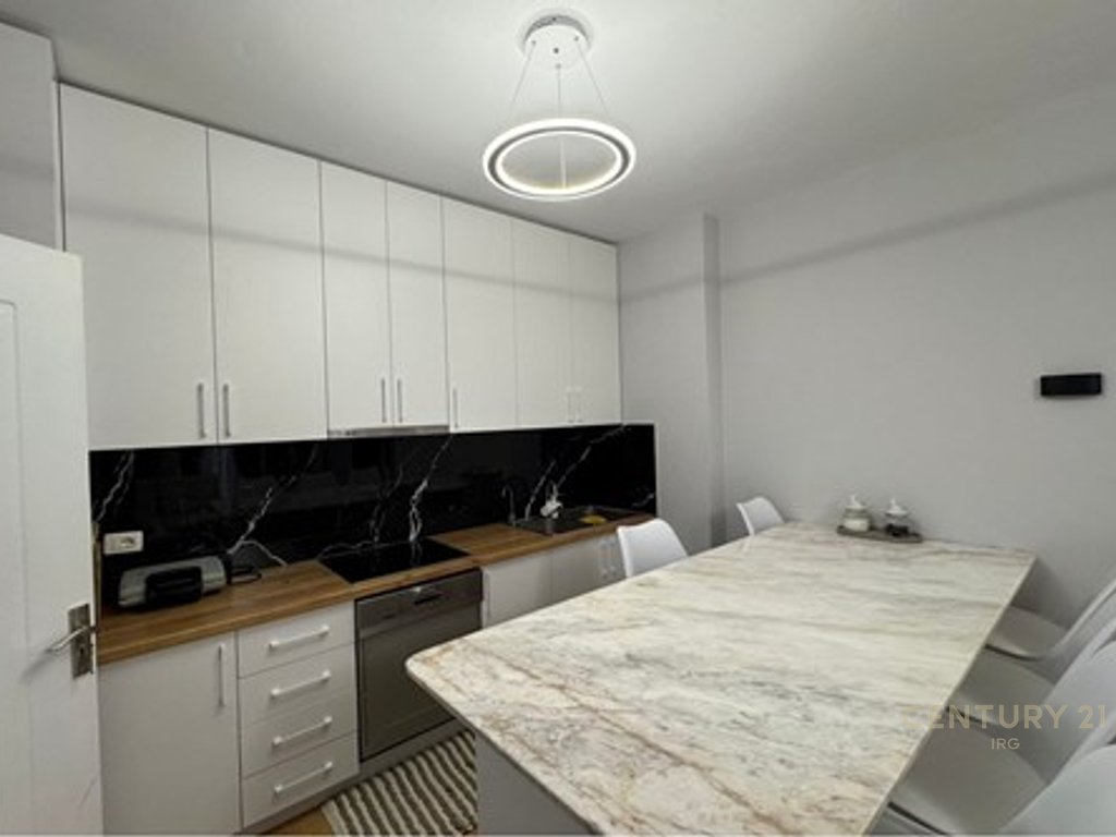 APARTAMENT 2+1+2+POST PARKIMI PER SHITJE, ASTIR