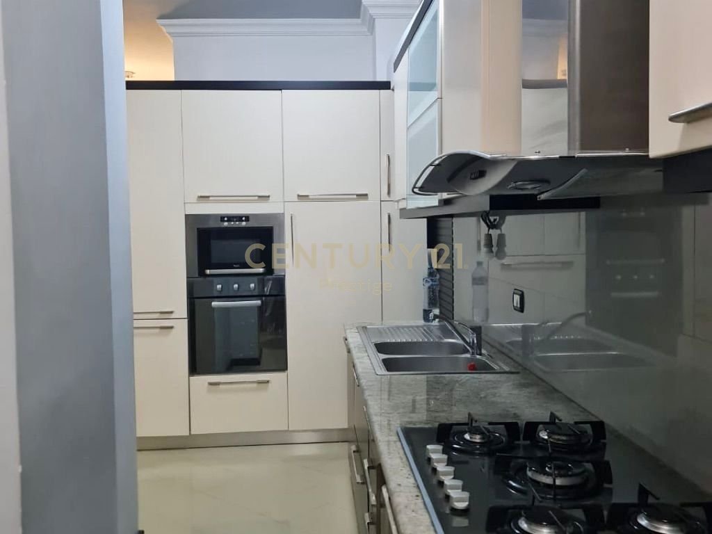 JEPET APARTAMENT 2+1+2 ME QIRA,TEK VILAT GJERMANE, TIRANE!