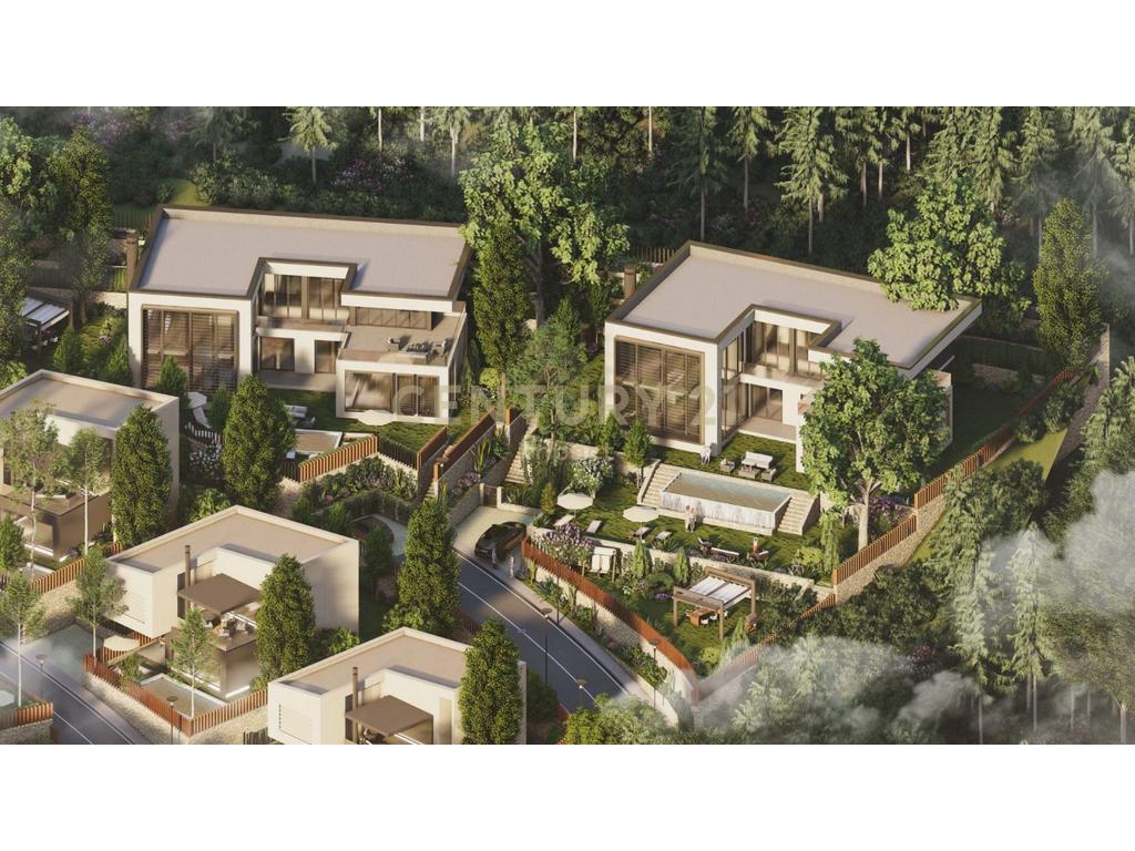 Vilë e bashkangjitur 3+1+4 Për Shitje te SeeHëna Mjull - Bathore, Tiranë - 585,000€ | 378.4 m²