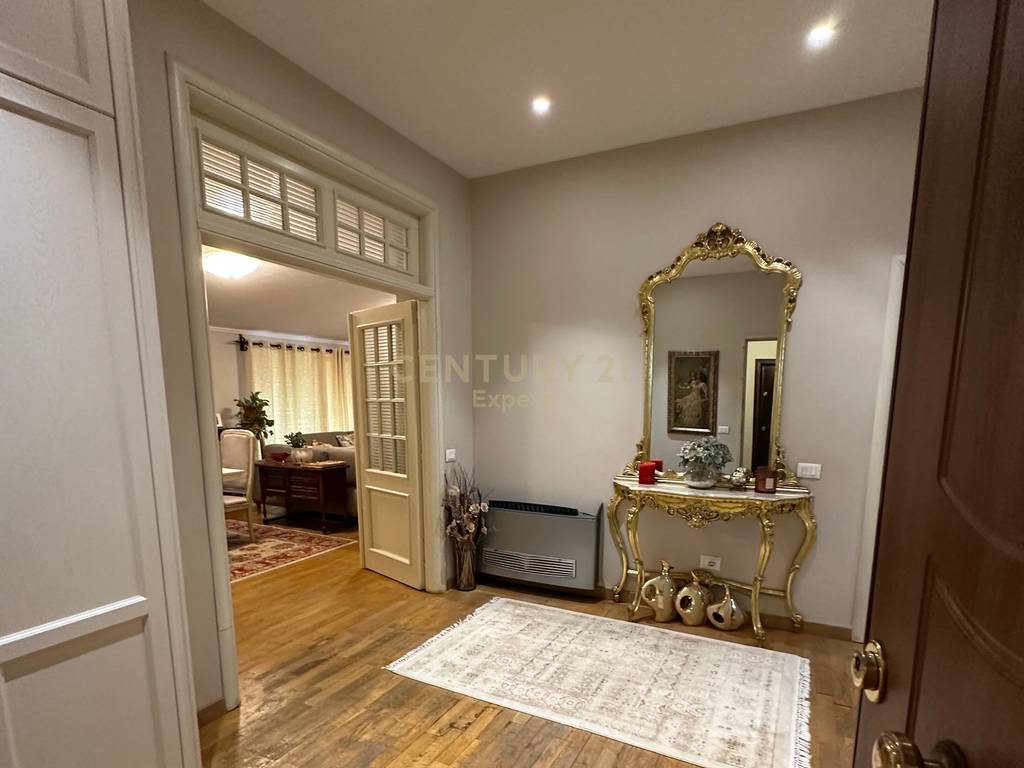Penthouse per shitje Liqeni i Tiranes