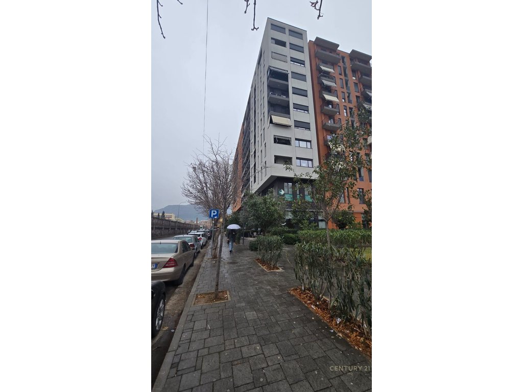 Apartament 2+1 për Zyrë-Klinike, QSUT