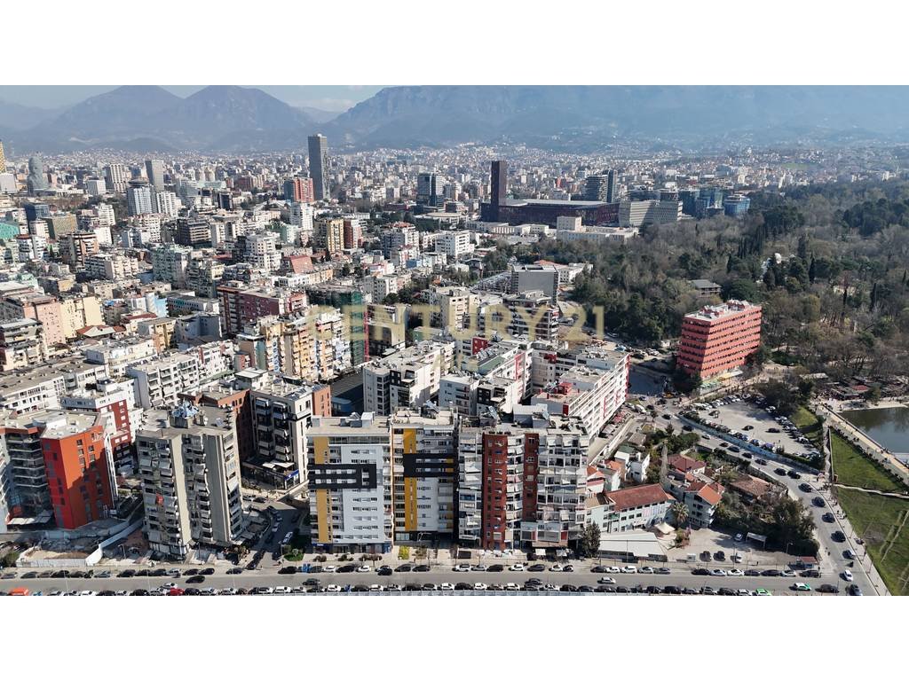 Apartament 3+1+2 per Qira tek Rruga e Kosovareve.